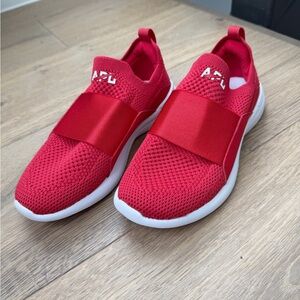 APL Youth TechLoom Bliss Red Slip On KIDS size 2. NEVER WORN